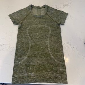Lululemon swiftly tech tee